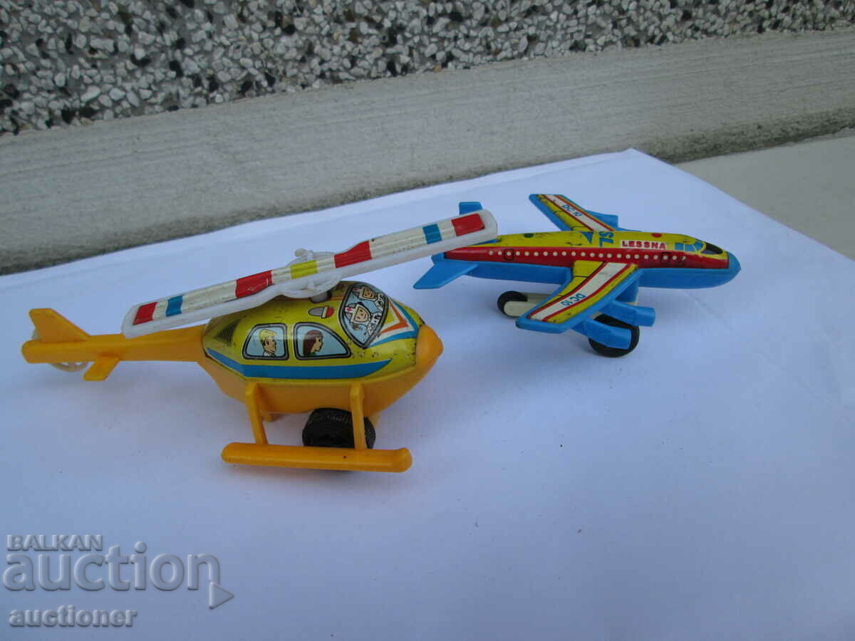 OLD CHILDREN'S TOY PLANE AND HELICOPTER - 6 OLD CHILDREN'S TOY PLANE AND HELICOPTER - 6