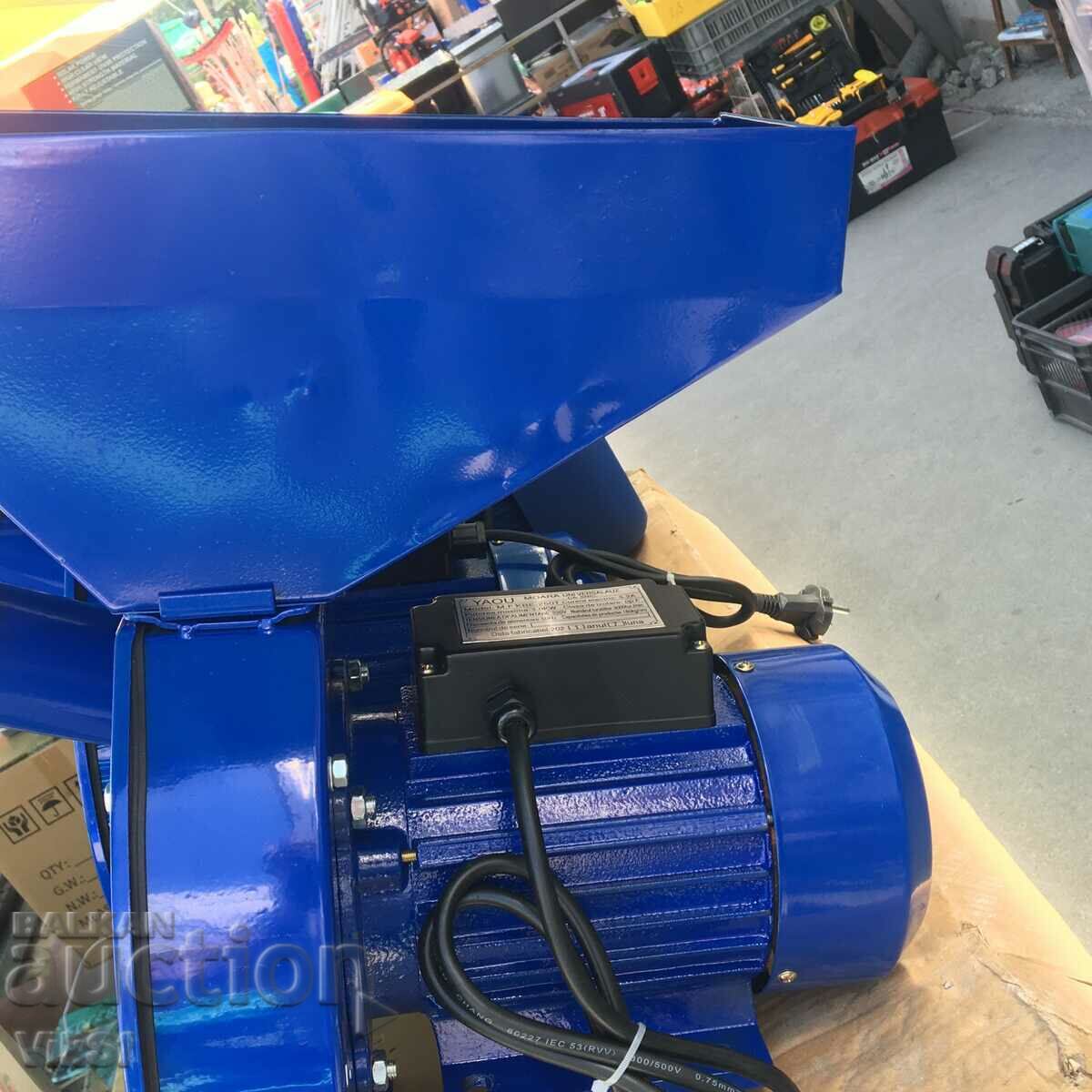 Russian Forage Grinder Uragan single-phase 3.9 kW/4 sieves - 5 Russian Forage Grinder Uragan single-phase 3.9 kW/4 sieves - 5
