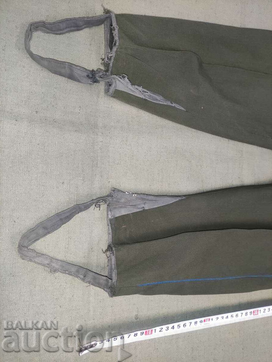 Pantaloni de uniformă cu preț € 80.00 | 156.47 BGN