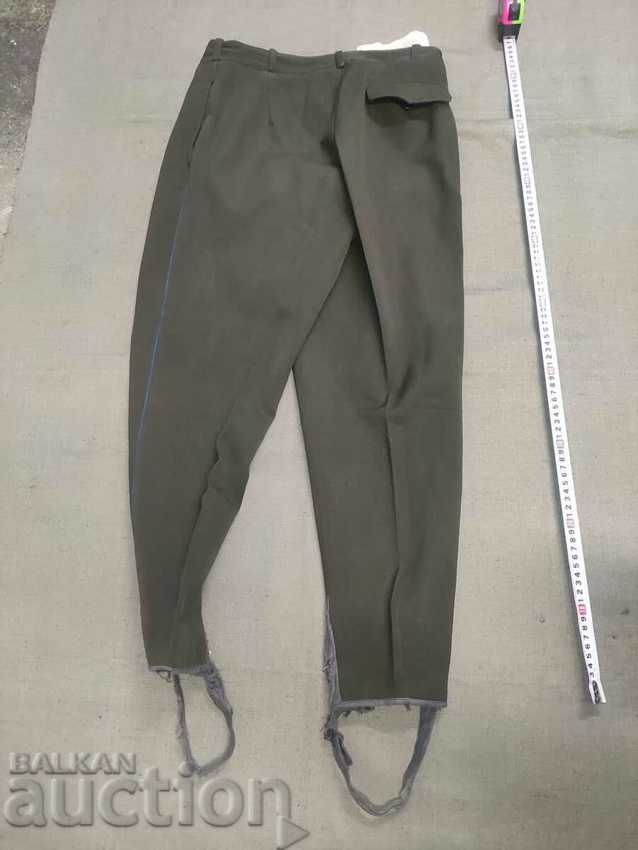 Licitație Pantaloni de uniformă