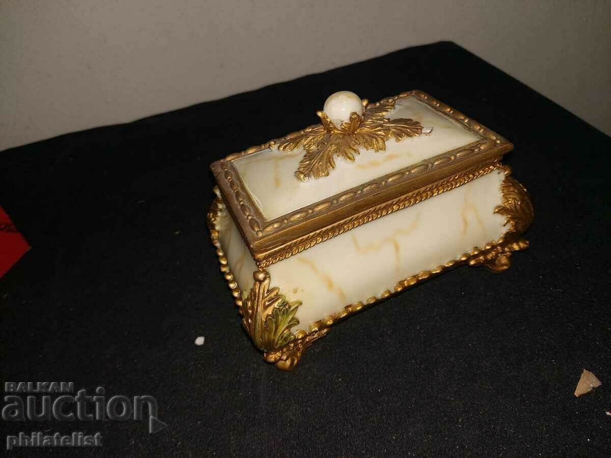 gift box ! with price 7.00 BGN | € 3.58 gift box ! with price 7.00 BGN | € 3.58