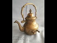 Античен лят масивен бронзов чайник