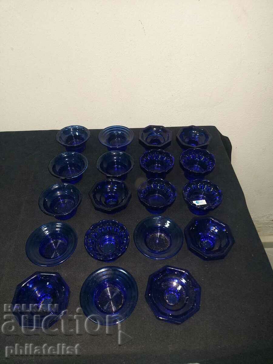 19 броя свещници с цена 38.00 лв. | € 19.43 19 броя свещници с цена 38.00 лв. | € 19.43