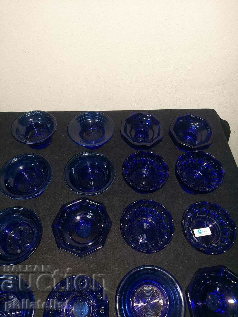 Аукцион 19 броя свещници Аукцион 19 броя свещници