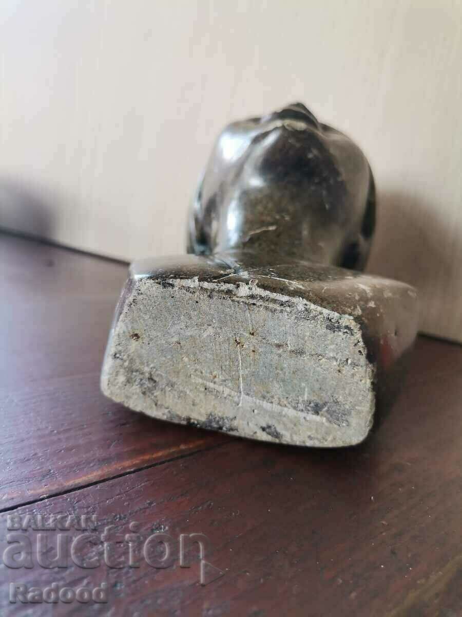 Bust, statuette, dagger - 7