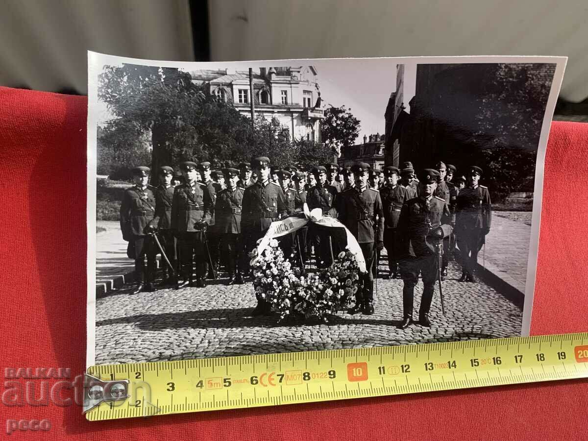 The funeral of Tsar Boris III Military Wreaths with price 60.00 BGN | € 30.68 The funeral of Tsar Boris III Military Wreaths with price 60.00 BGN | € 30.68