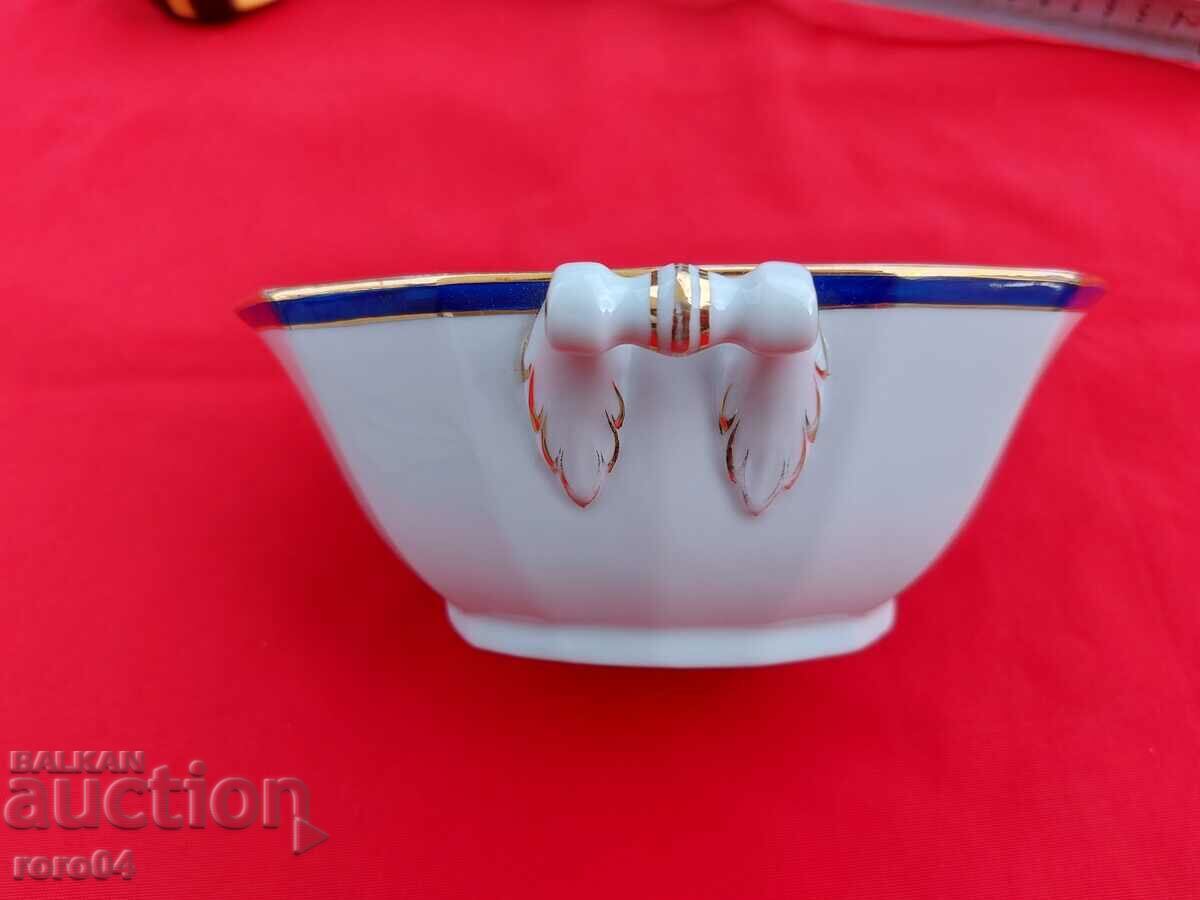 SOCIERA - PORCELAN - CEHOSLOVACIA cu preț € 12.99 | 25.41 BGN