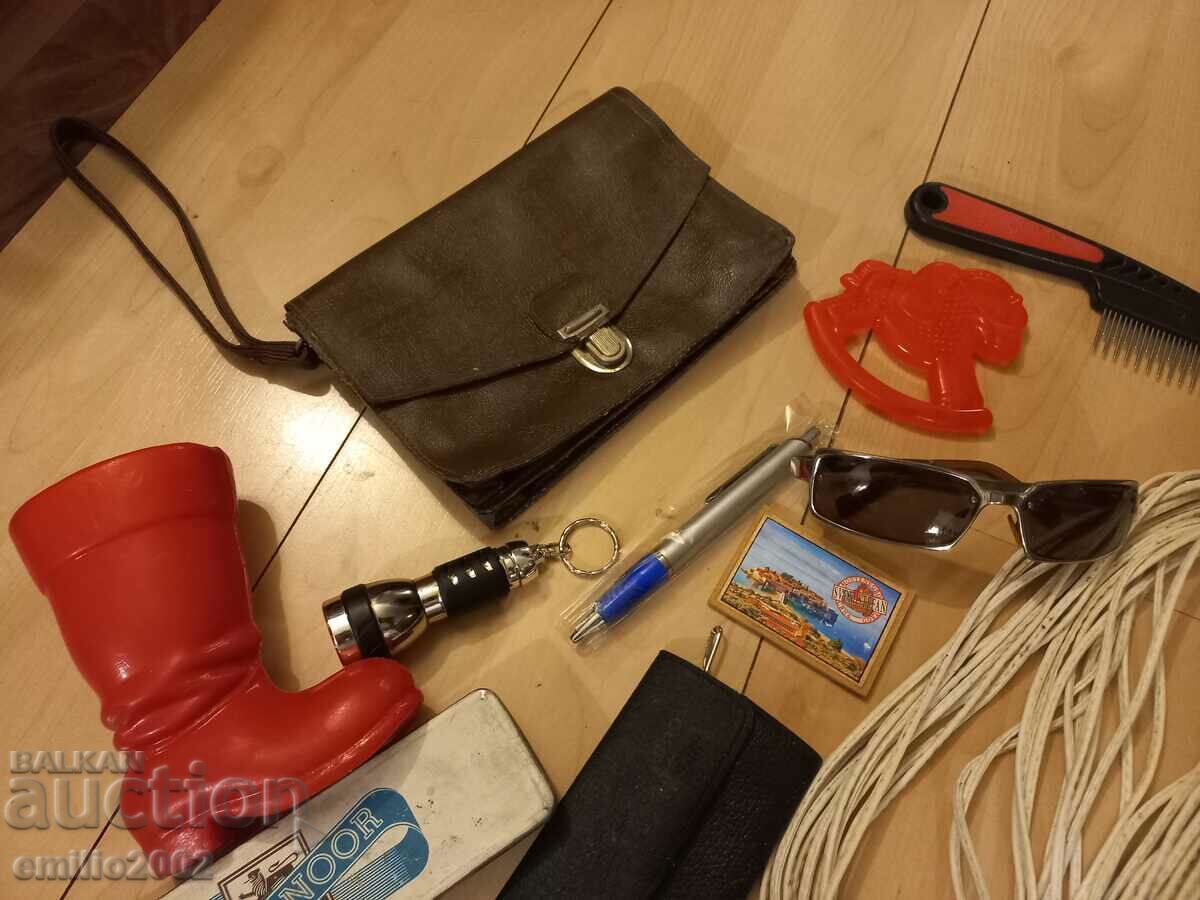 Ρετρό προσωπικά αντικείμενα με τιμή 14.00 BGN | € 7.16 Ρετρό προσωπικά αντικείμενα με τιμή 14.00 BGN | € 7.16