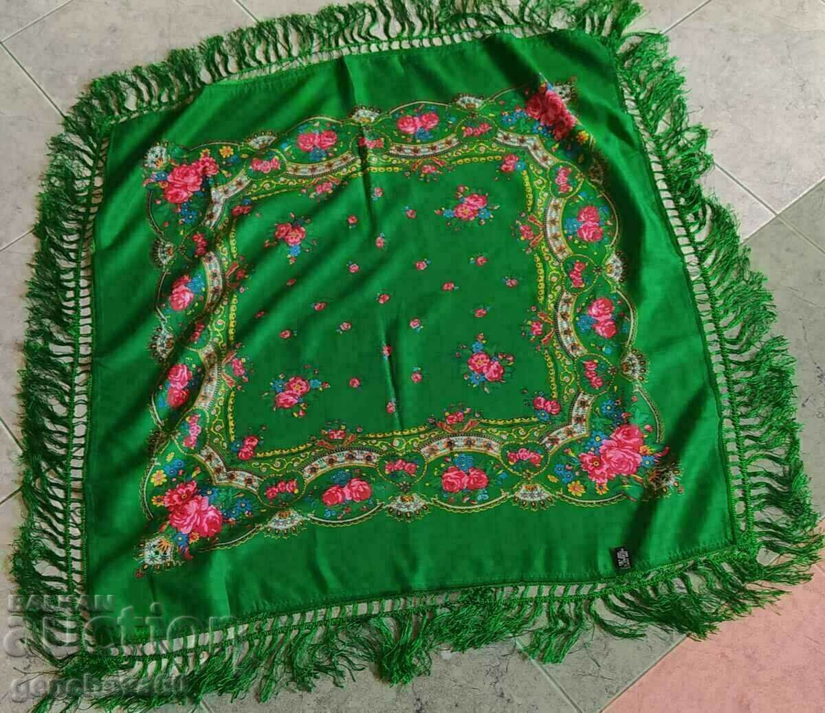 Delivery of Scarf for wearing cashmere, silk Delivery of Scarf for wearing cashmere, silk