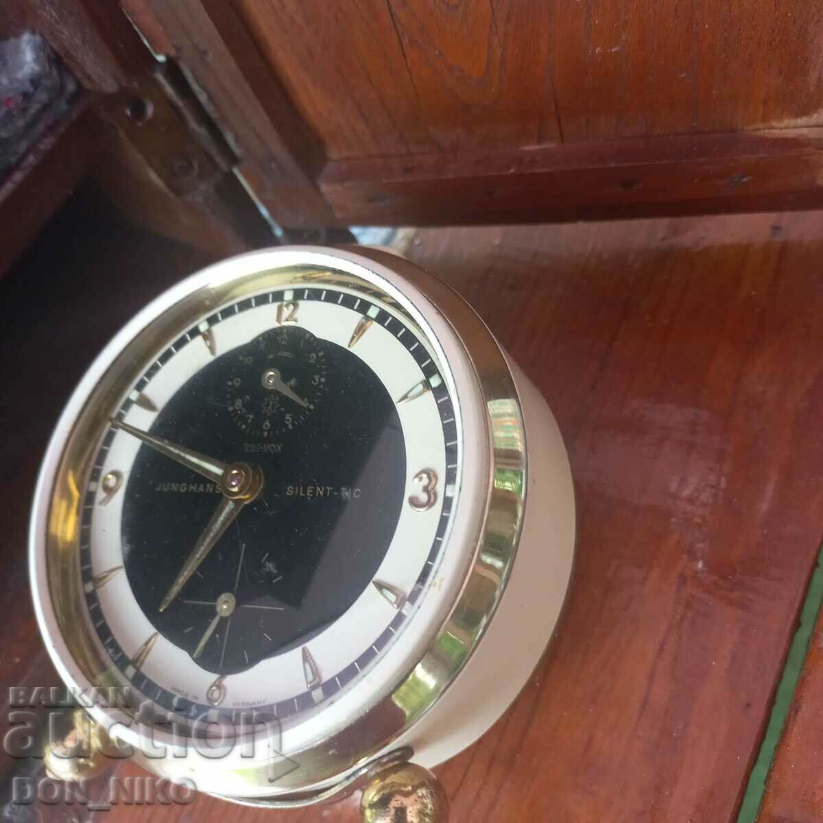 Delivery of Jung Hans alarm clock Delivery of Jung Hans alarm clock