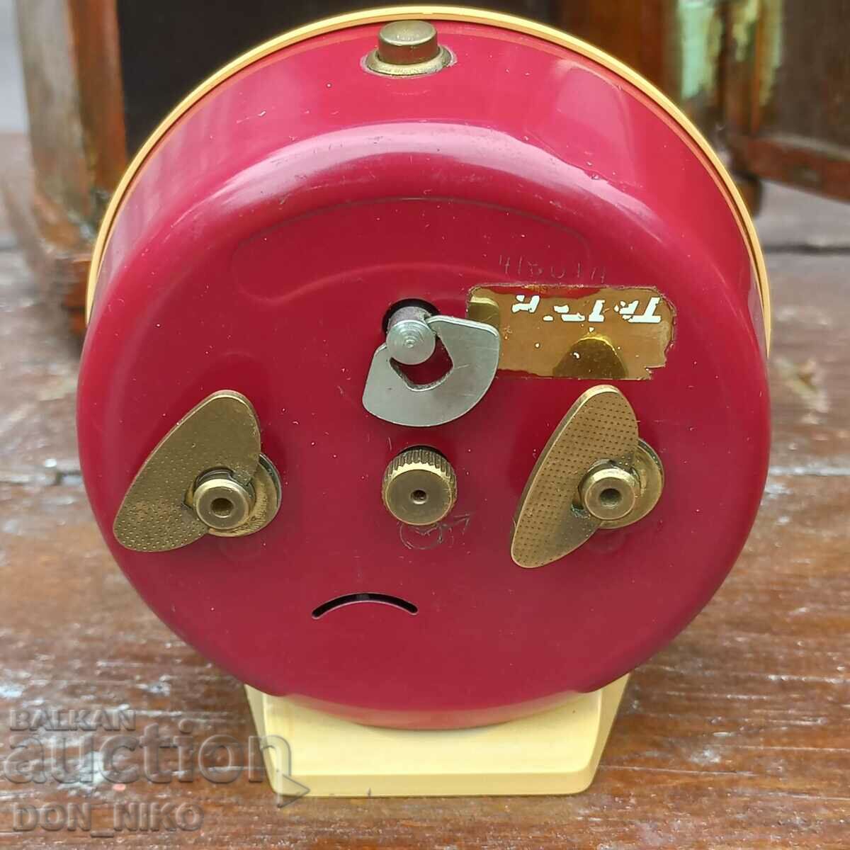 Delivery of Jung Hans alarm clock