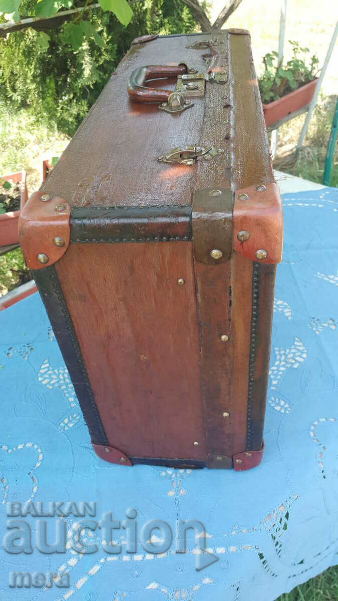 Antique wooden trunk with bronze fittings with price 160.00 BGN | € 81.81 Antique wooden trunk with bronze fittings with price 160.00 BGN | € 81.81