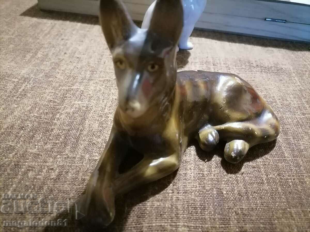 Стара керамична фигурка - куче