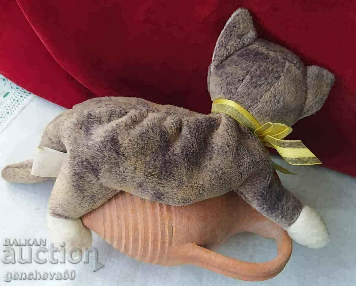 Collectible plush kitten and ceramic amphora - 5 Collectible plush kitten and ceramic amphora - 5