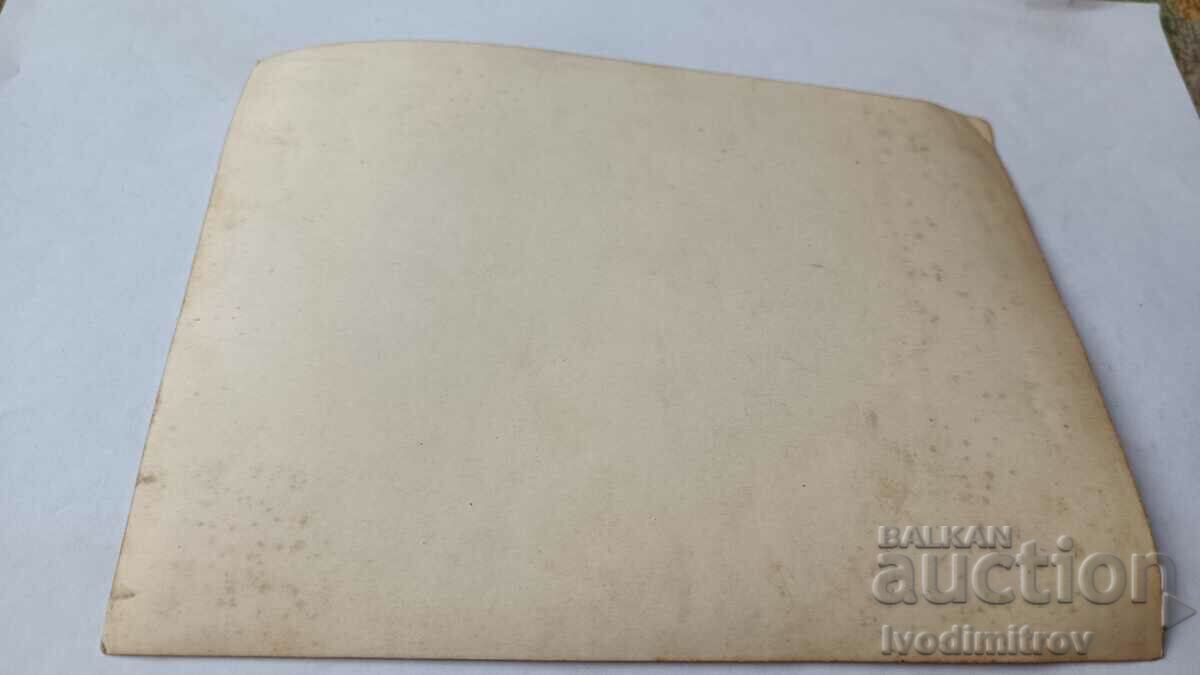 Φωτογραφία Άνθρωπος σε βράχο με τιμή 1.85 BGN | € 0.95 Φωτογραφία Άνθρωπος σε βράχο με τιμή 1.85 BGN | € 0.95