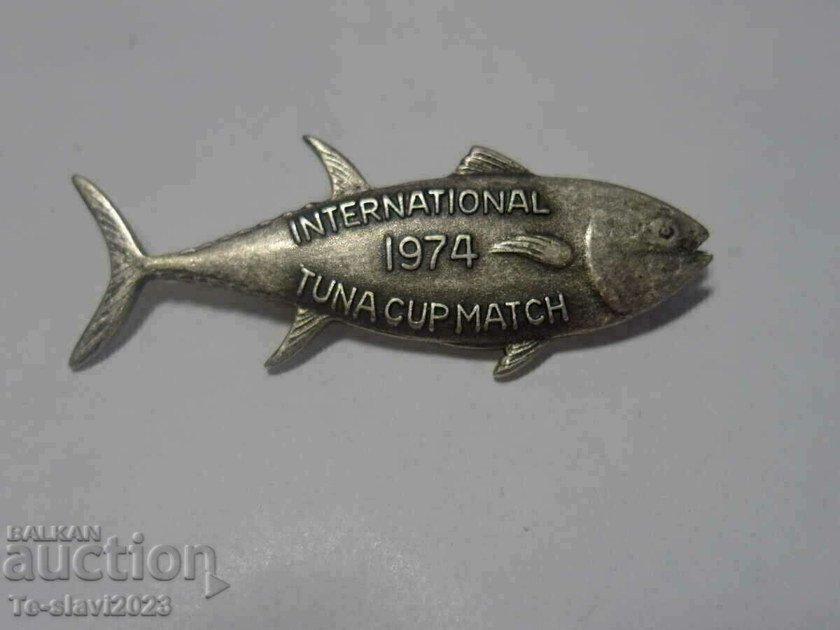1974Рибарска сребърна значка - риба Тон