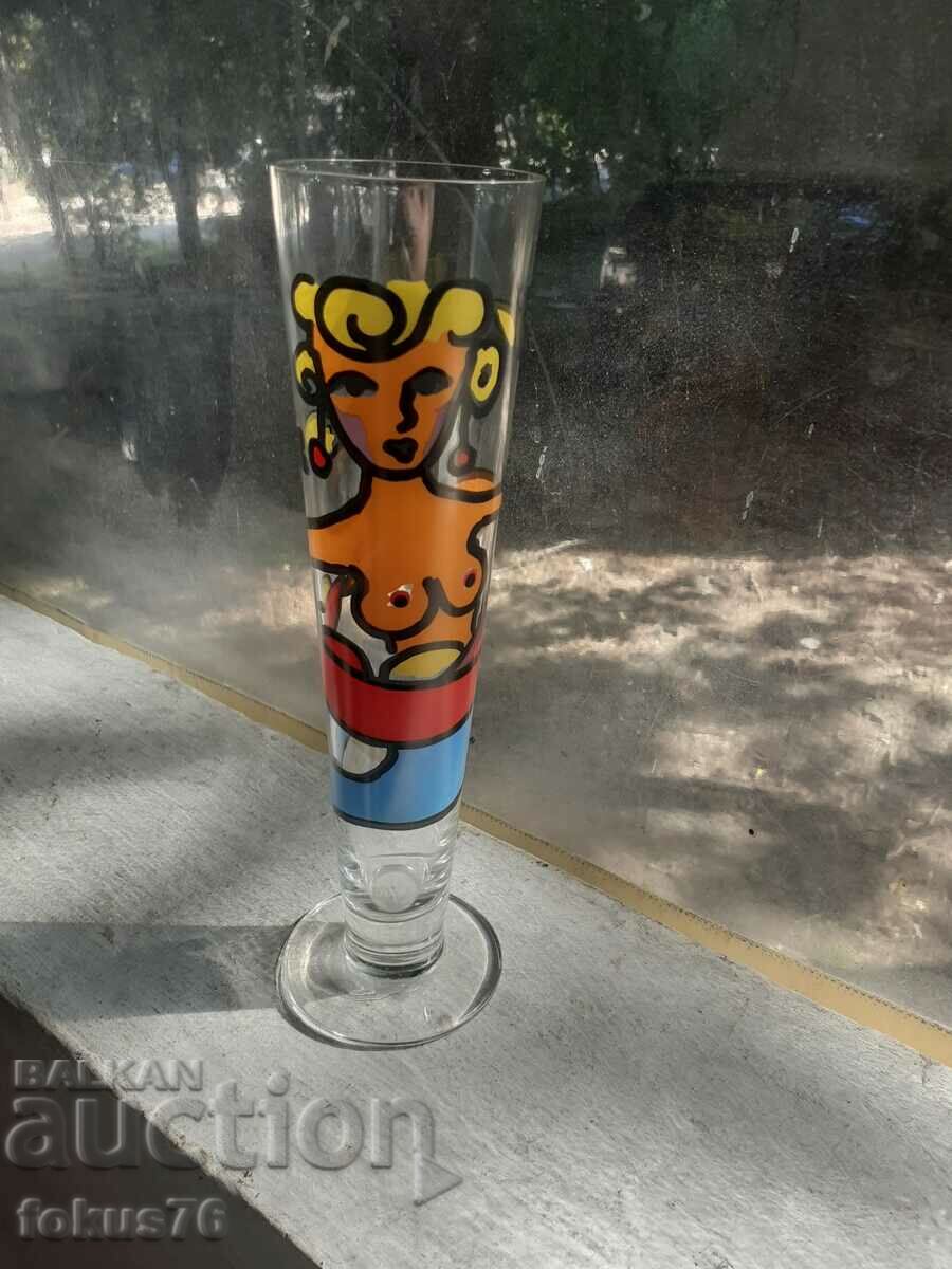 Дизайнерска чаша