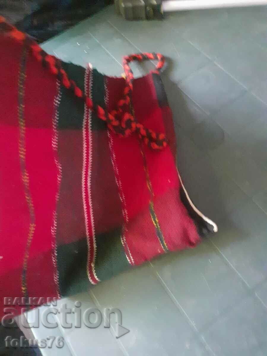Δημοπρασία Μάλλινη τσάντα για λαϊκή φορεσιά