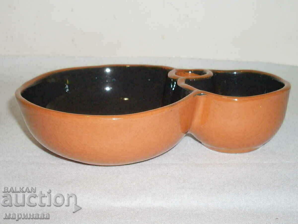 Auction  SPICE DISH. CERAMICS