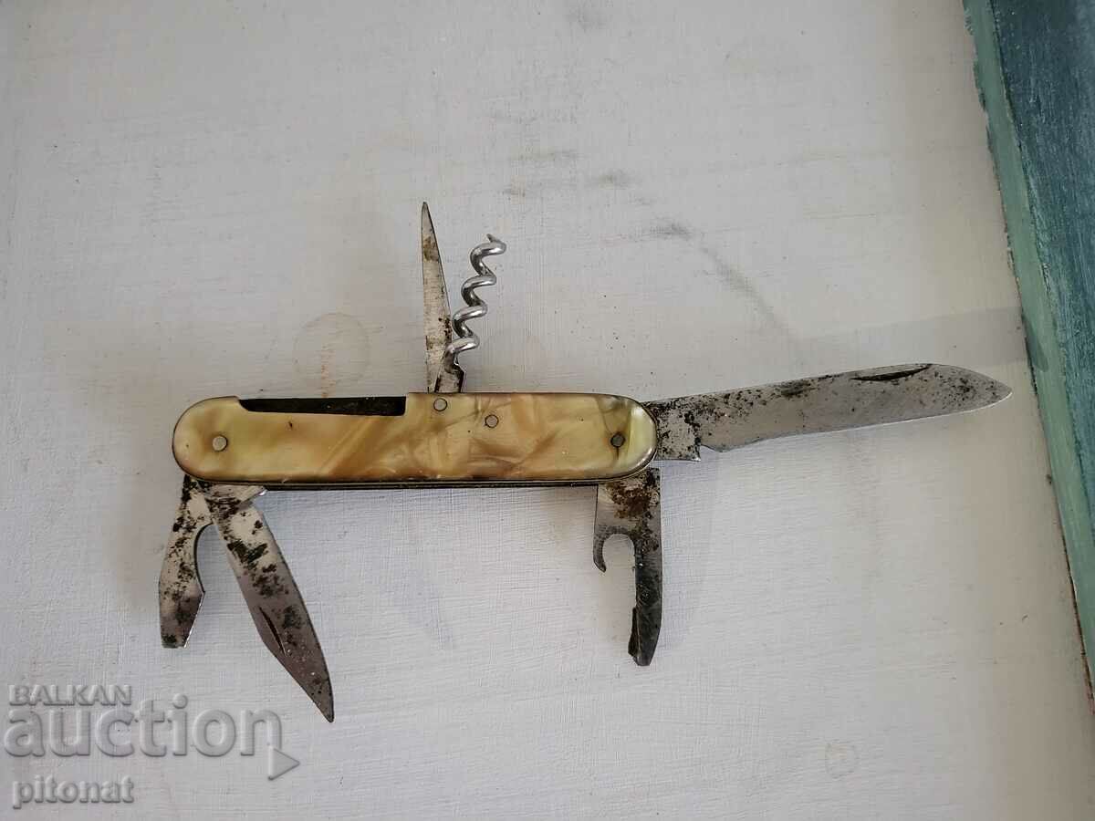 Collector's folding knife from Petko Denev with price 15.00 BGN | € 7.67 Collector's folding knife from Petko Denev with price 15.00 BGN | € 7.67