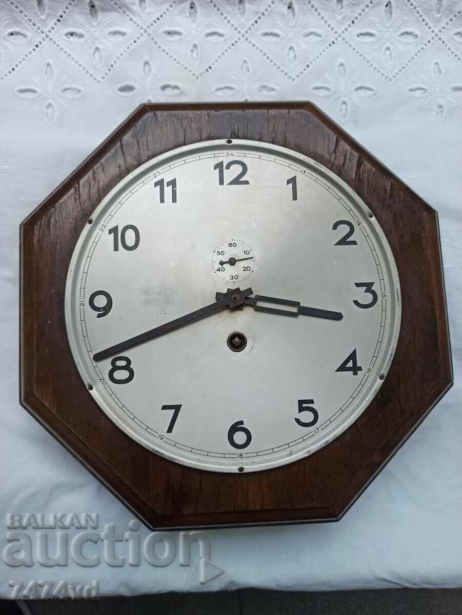 Рядък и оригинален стенен часовник от Третия райх Kriegsmari