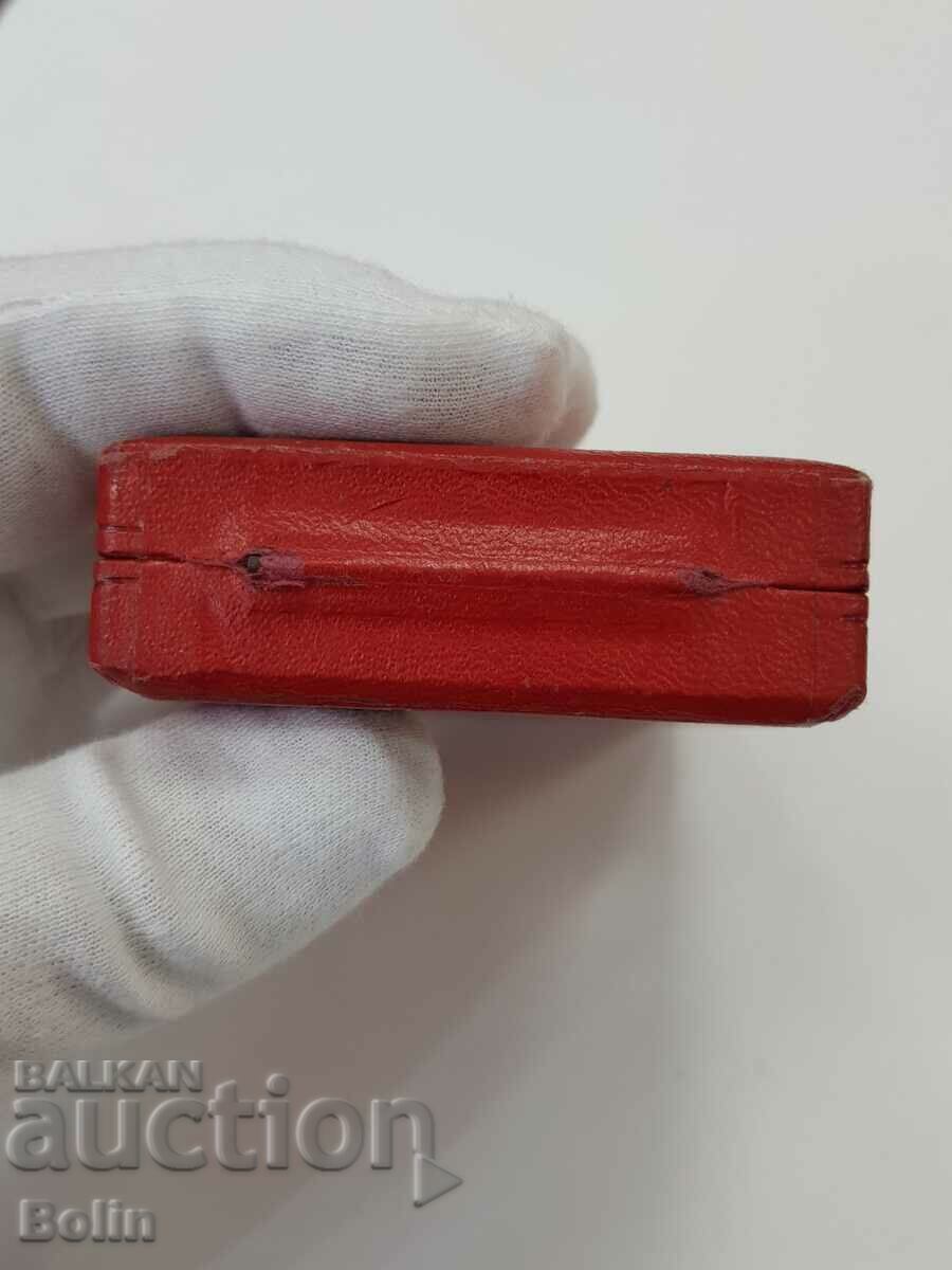 Delivery of Collection royal box for the Order of Civil Merit 5th century. Delivery of Collection royal box for the Order of Civil Merit 5th century.