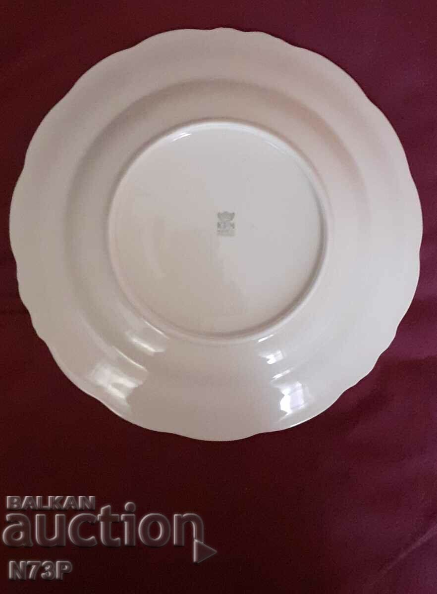 Delivery of OLD PORCELAIN PLATE. KPM. MADE IN POLAND. Delivery of OLD PORCELAIN PLATE. KPM. MADE IN POLAND.