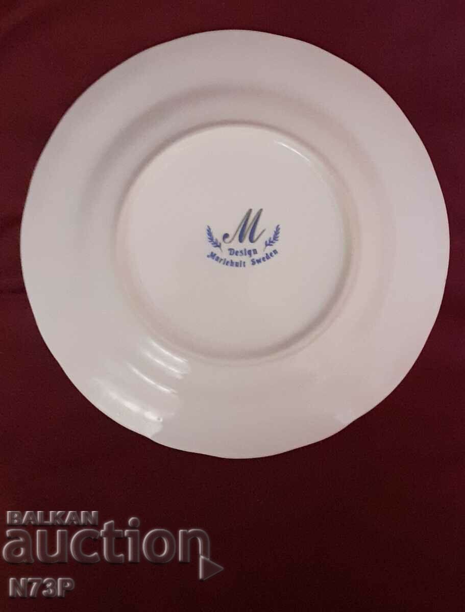 Delivery of OLD PORCELAIN PLATE. MADE IN SWEDEN. Delivery of OLD PORCELAIN PLATE. MADE IN SWEDEN.