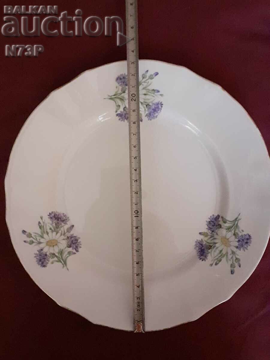 Auction OLD PORCELAIN PLATE. ARABIA. MADE IN FINLAND. Auction OLD PORCELAIN PLATE. ARABIA. MADE IN FINLAND.