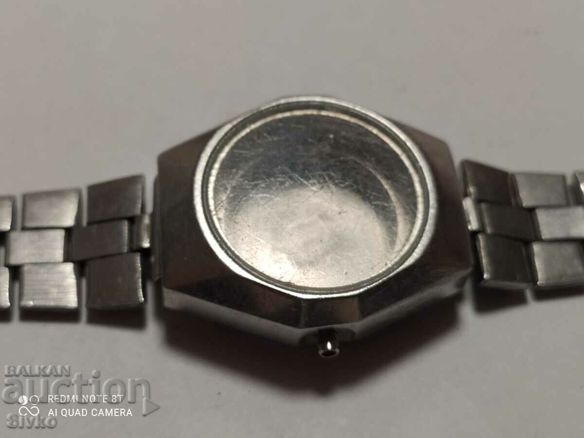 ORIENT watch case and chain with price 1.99 BGN | € 1.02 ORIENT watch case and chain with price 1.99 BGN | € 1.02