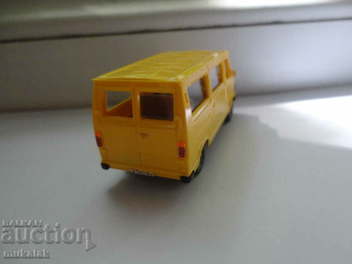 Delivery of WIKING HO 1/87 MERCEDES BENZ BUS TROLLEY TOY Delivery of WIKING HO 1/87 MERCEDES BENZ BUS TROLLEY TOY