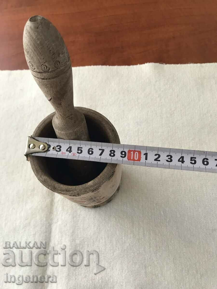 Auction LARGE WOODEN MORTAR AND HAMMER ANTIQUE Auction LARGE WOODEN MORTAR AND HAMMER ANTIQUE