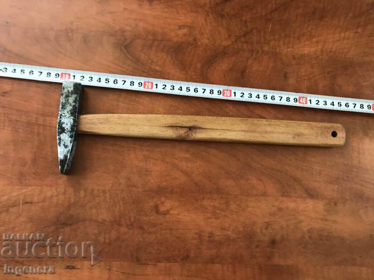 Delivery of HAMMER HAMMER OLD TOOL-300 GR MARKING Delivery of HAMMER HAMMER OLD TOOL-300 GR MARKING