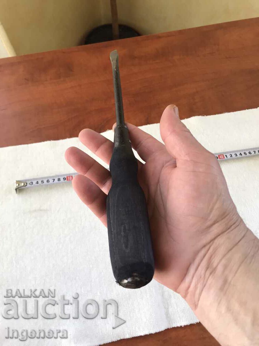 Auction SCREWDRIVER AS A TOOL HUGE AND STRONG Auction SCREWDRIVER AS A TOOL HUGE AND STRONG