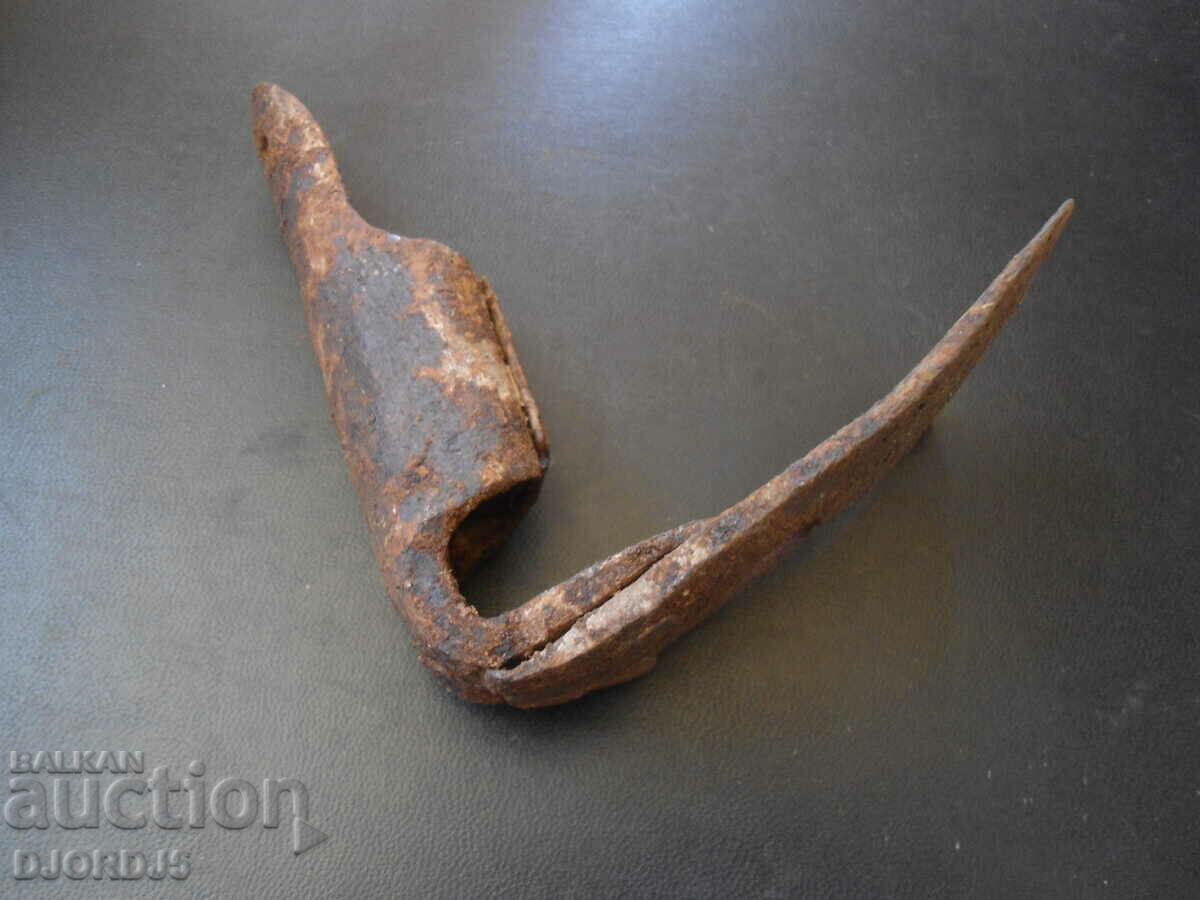 Instrument vechi forjat cu preț 4.00 BGN | € 2.05 Instrument vechi forjat cu preț 4.00 BGN | € 2.05