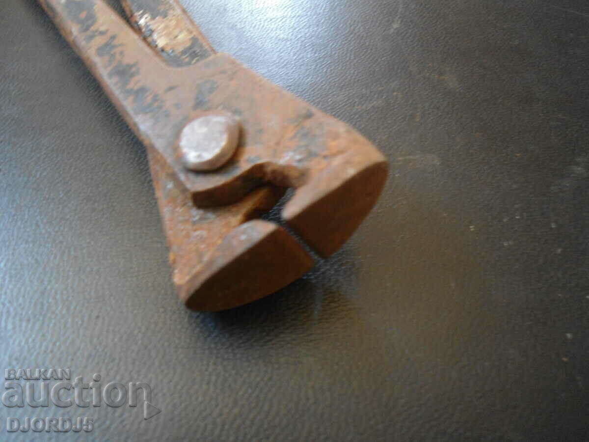 clește vechi cu preț 4.00 BGN | € 2.05