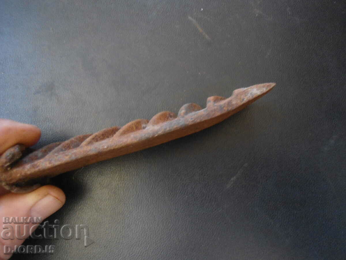 Livrarea Un instrument vechi, un elicopter