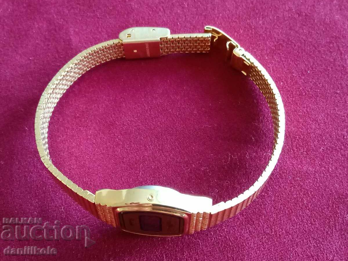 *$*Y*$* WOMEN'S TEMPIC ELECTRONIC WATCH - LIKE NEW *$*Y*$* - 6