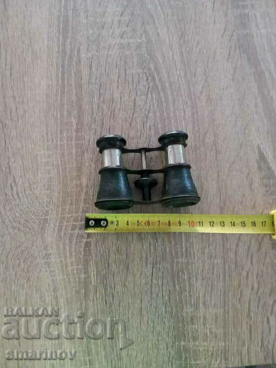 old theater binoculars with price 30.00 BGN | € 15.34 old theater binoculars with price 30.00 BGN | € 15.34