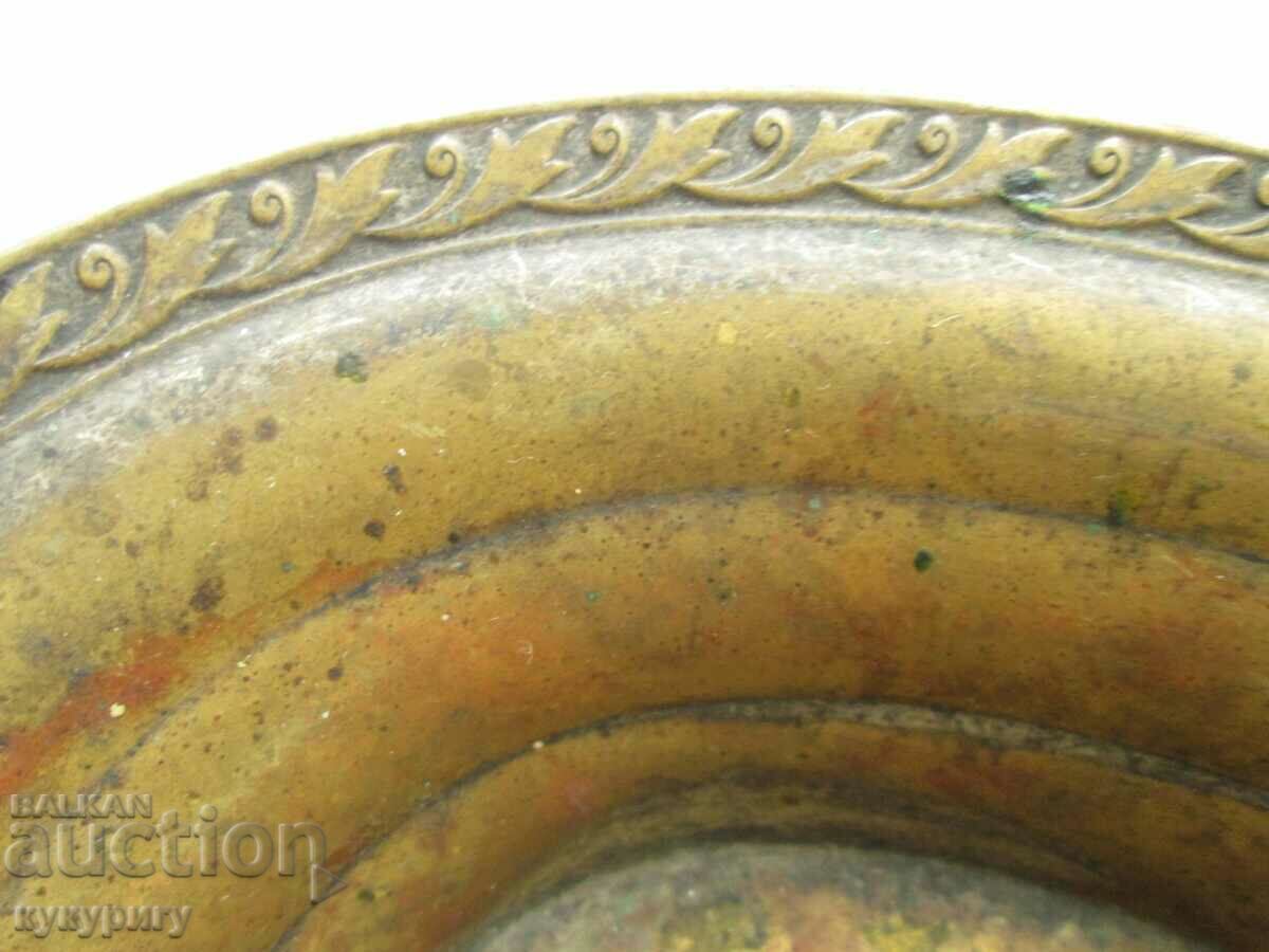 Auction An old 19th century bronze paneer fruttiera dish Auction An old 19th century bronze paneer fruttiera dish