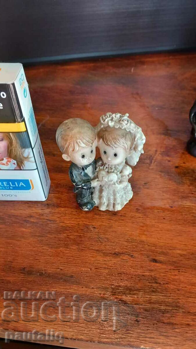 NEWLY WEDDING STATUETTE with price 3.00 BGN | € 1.53