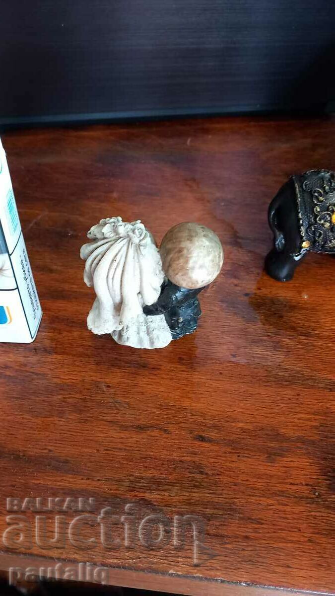 Auction  NEWLY WEDDING STATUETTE