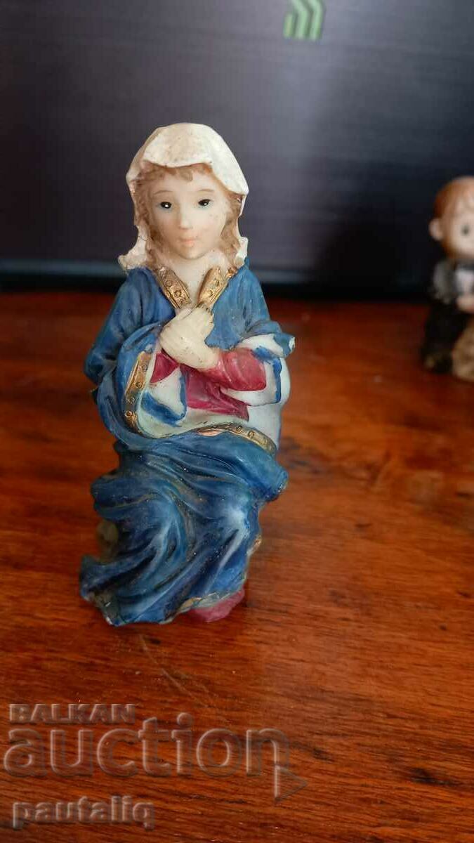 STATUS with price 5.00 BGN | € 2.56 STATUS with price 5.00 BGN | € 2.56