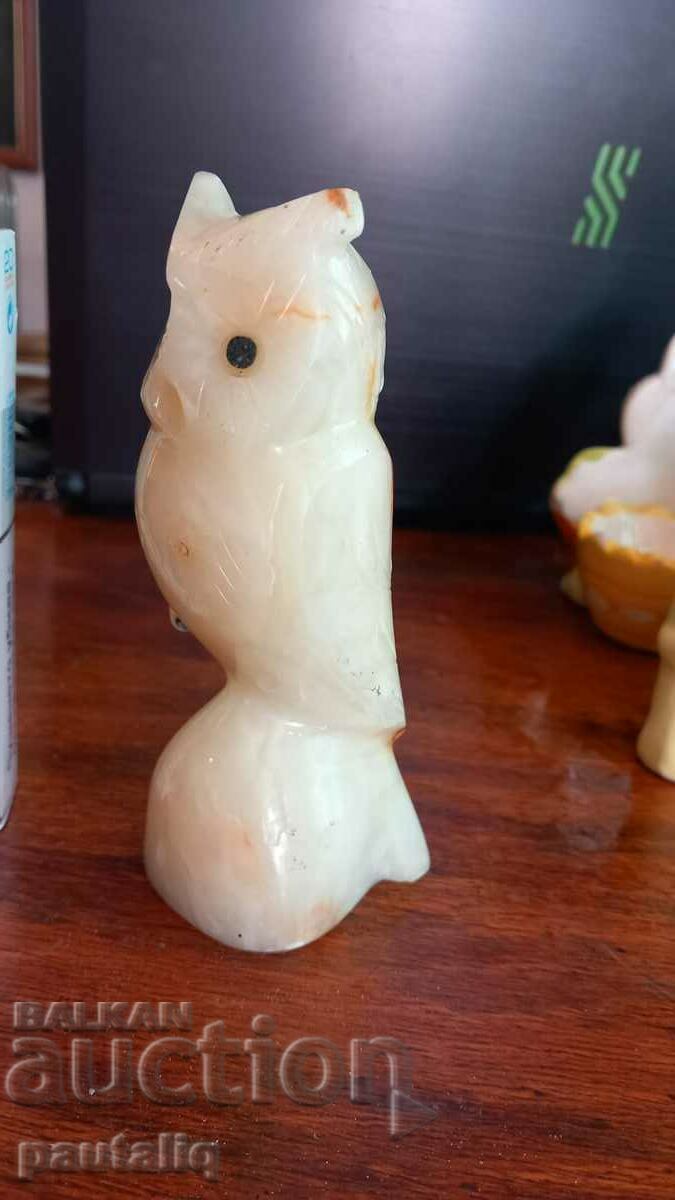 Licitație STATUETA DE MARMURA BUFNITA Licitație STATUETA DE MARMURA BUFNITA