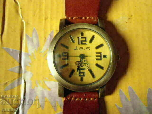 Часовник с цена € 9.71 | 18.99 лв. Часовник с цена € 9.71 | 18.99 лв.