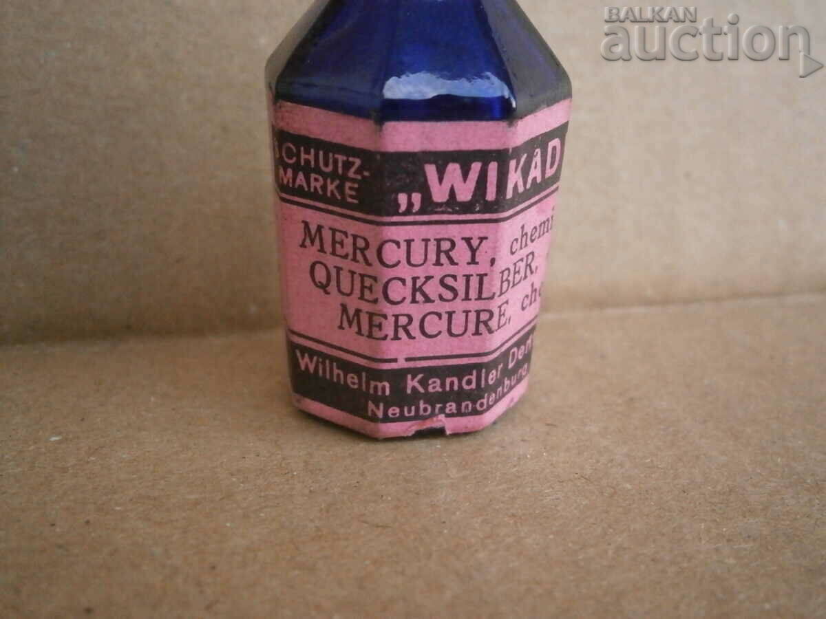 a bottle of dental floss from the 1930s with price 41.00 BGN | € 20.96