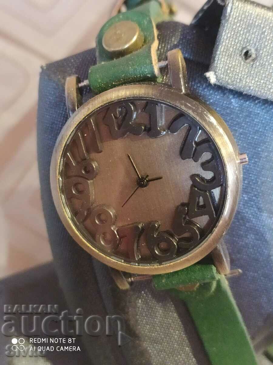 Watch long green strap with price 1.99 BGN | € 1.02 Watch long green strap with price 1.99 BGN | € 1.02