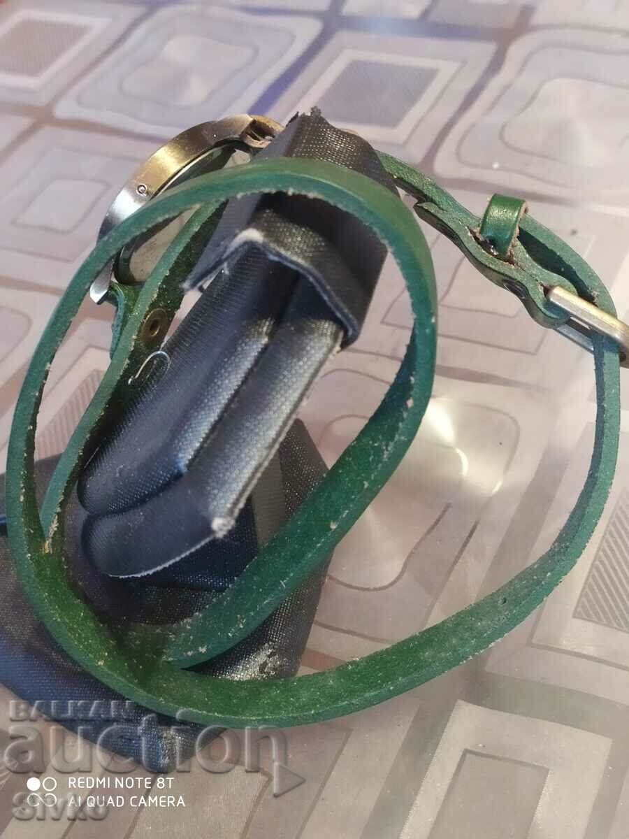 Auction  Watch long green strap 2