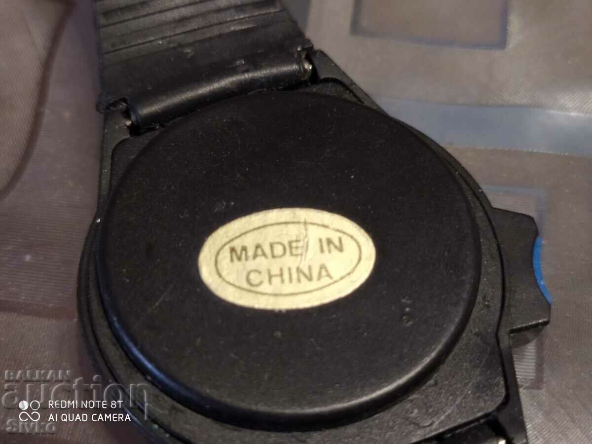 ηλεκτρονικό ρολόι με τιμή 0.99 BGN | € 0.51 ηλεκτρονικό ρολόι με τιμή 0.99 BGN | € 0.51