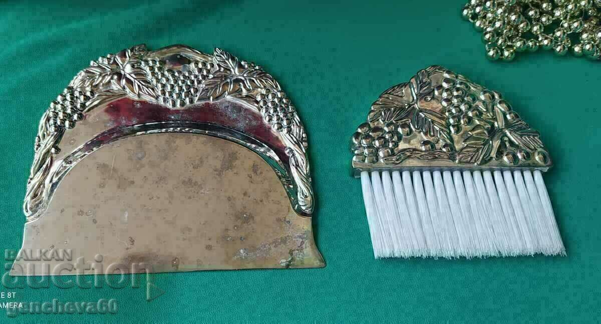 Auction  Vintage filigree table cleaning set